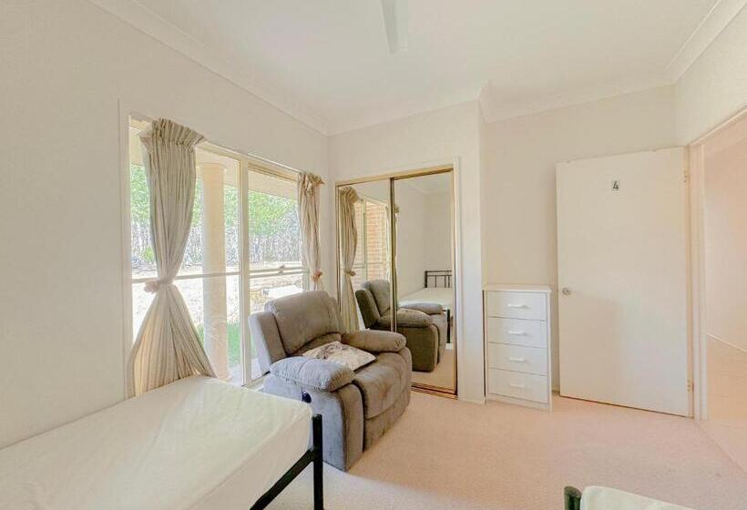 Дом 1 Спальня, Sydney Farm Stay    Live With Nature And Animals