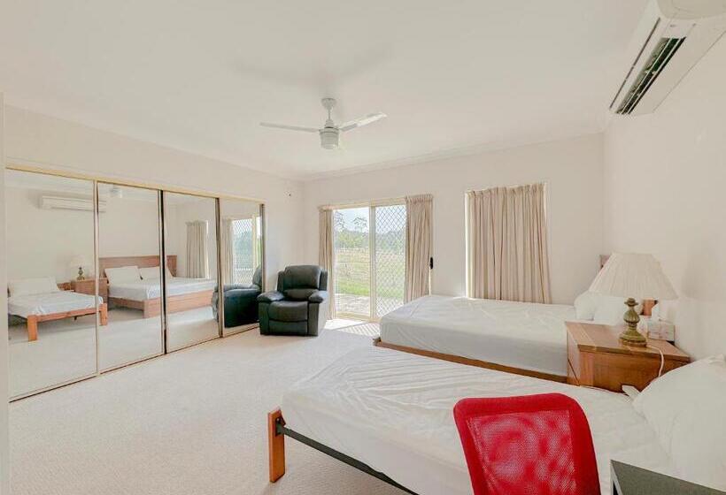 Family Suite, Sydney Farm Stay    Live With Nature And Animals
