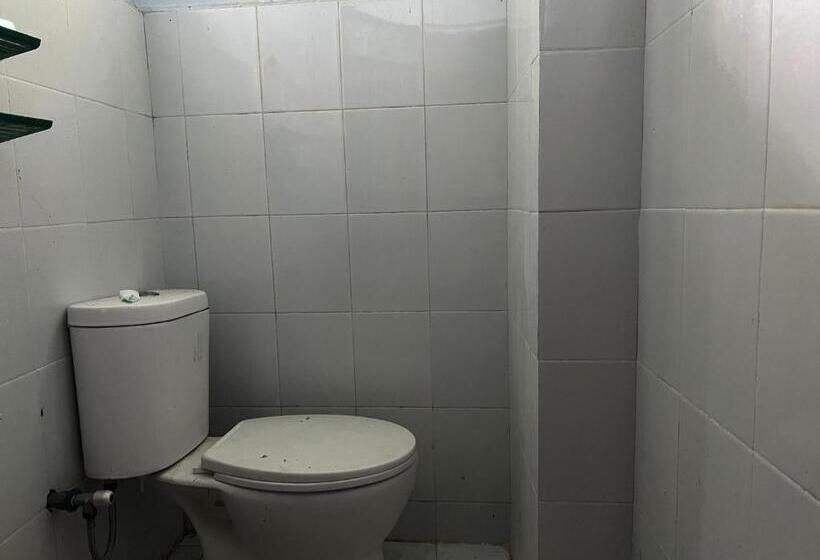 디럭스 룸, Oyo 93304 Wisma La Oda Syariah