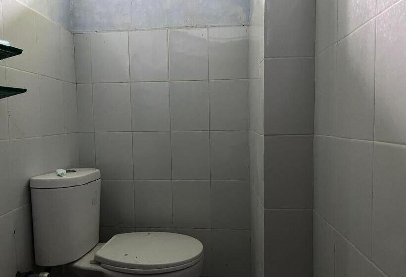 디럭스 룸, Oyo 93304 Wisma La Oda Syariah
