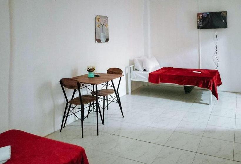 Семейный Номер, Reddoorz At Rio Bella Lacson St Bacolod