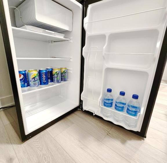Номер Economy, Toronto Downtown Midtown North York Newly Built Modern Bright Room