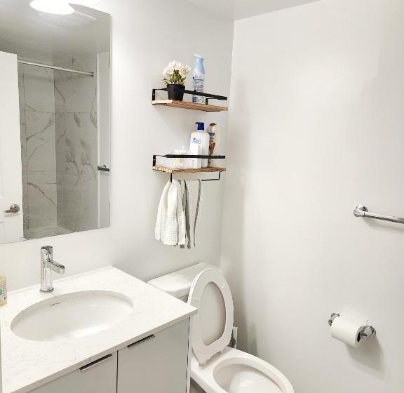 Номер Стандарт Совместная Ванная, Toronto Downtown Midtown North York Newly Built Modern Bright Room
