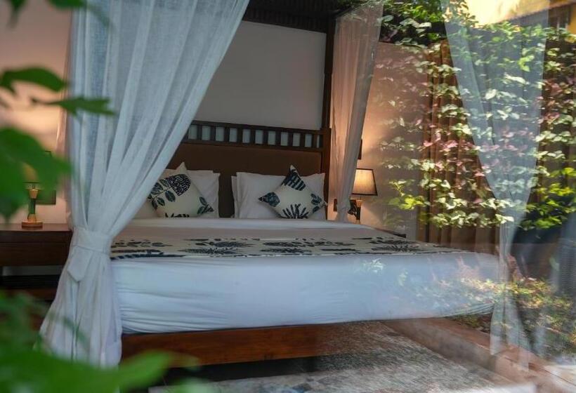 配有游泳池的小型套房, Swimup   Suites With Private Pool , Vagator