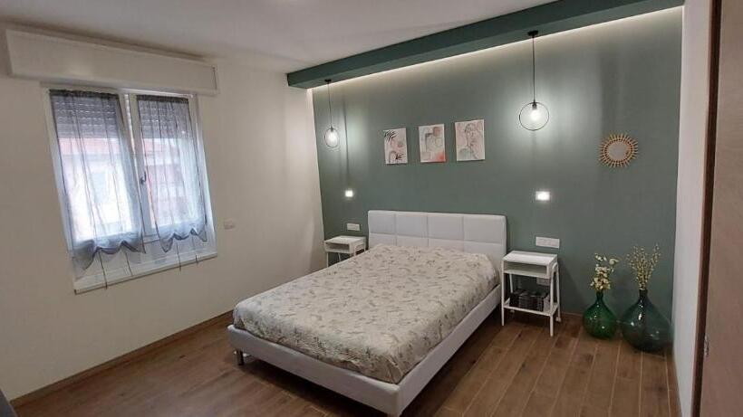 اتاق استاندارد, La Porta Verde 8