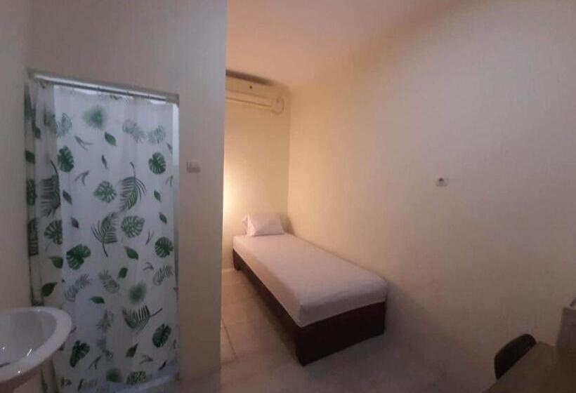 Номер Стандарт Индивидуальный, Oyo 93274 Oren Home Bekasi