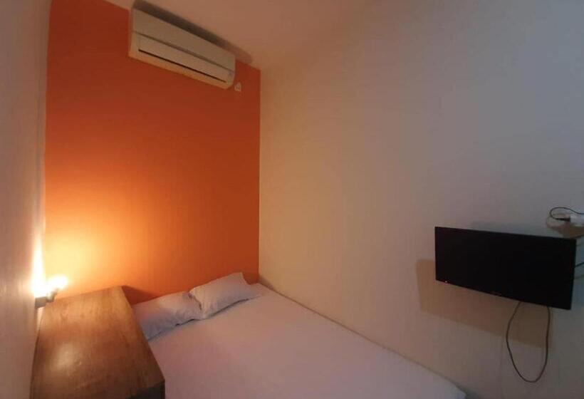 Номер Стандарт, Oyo 93274 Oren Home Bekasi