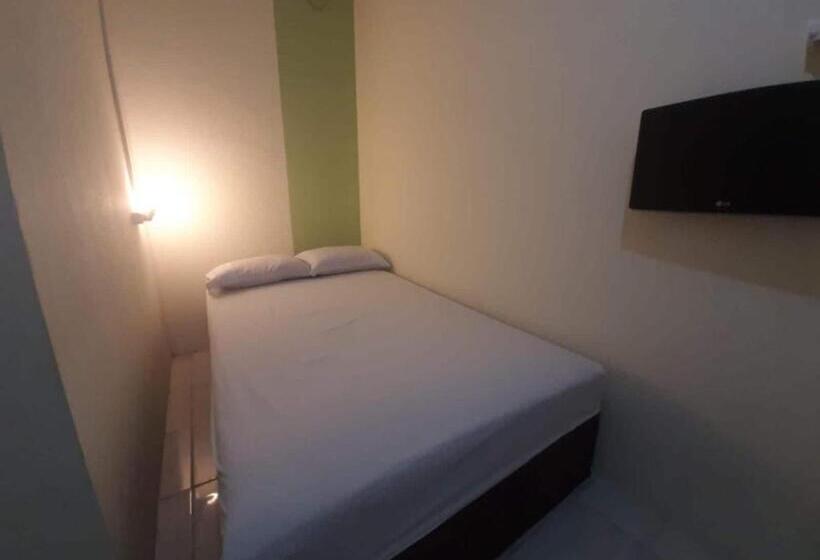 Номер Стандарт, Oyo 93274 Oren Home Bekasi