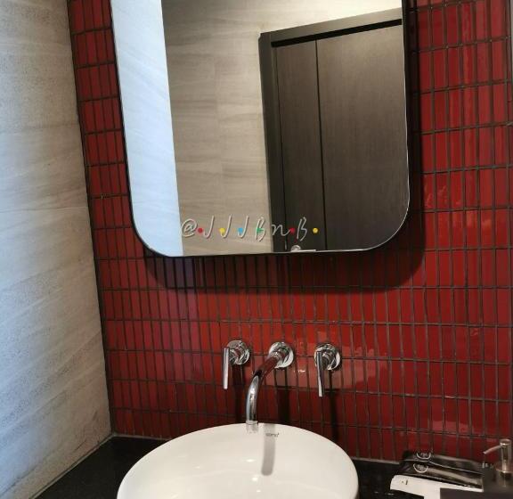 Номер Deluxe Вид на Море Боковой, Edge Central Pattaya Seaview By Jjj