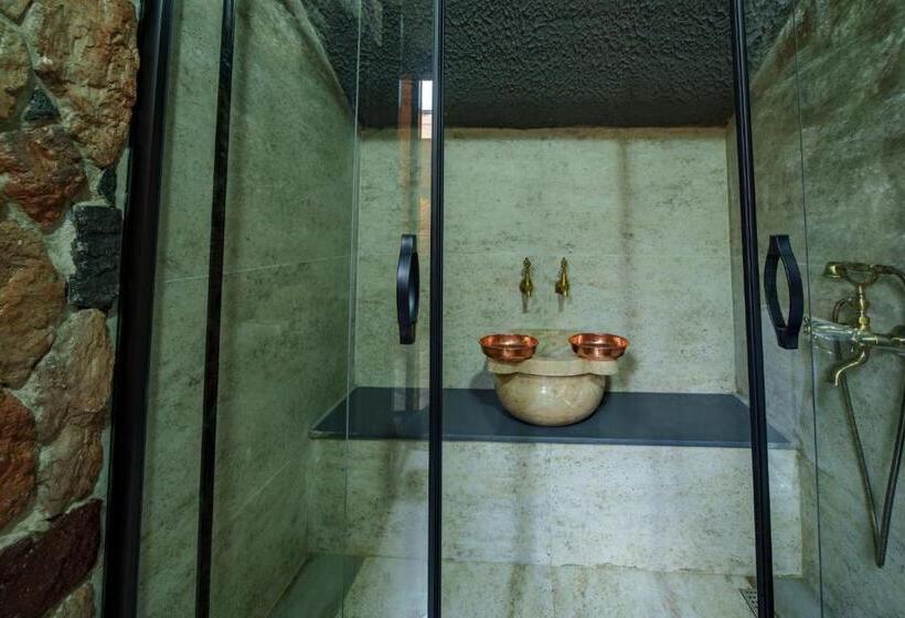 اتاق لوکس, Hobbit Chalet