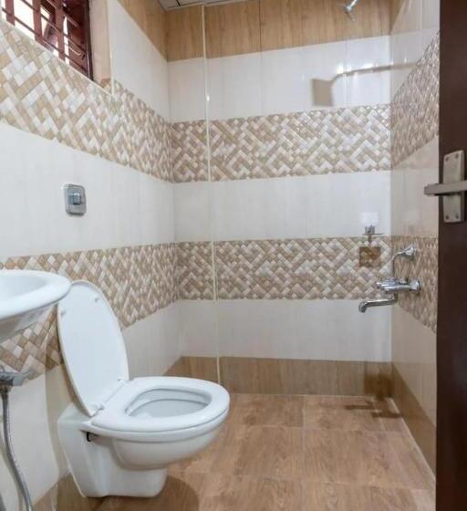 디럭스 룸, Masterkey Properties Infopark Kochi