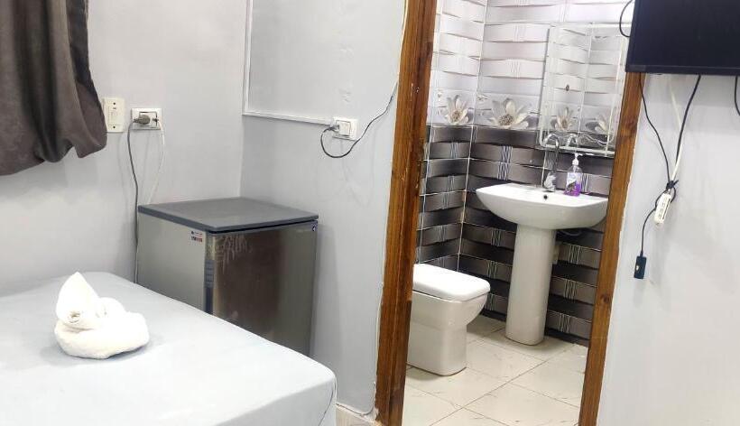 اتاق استاندارد, Amon Holiday Inn