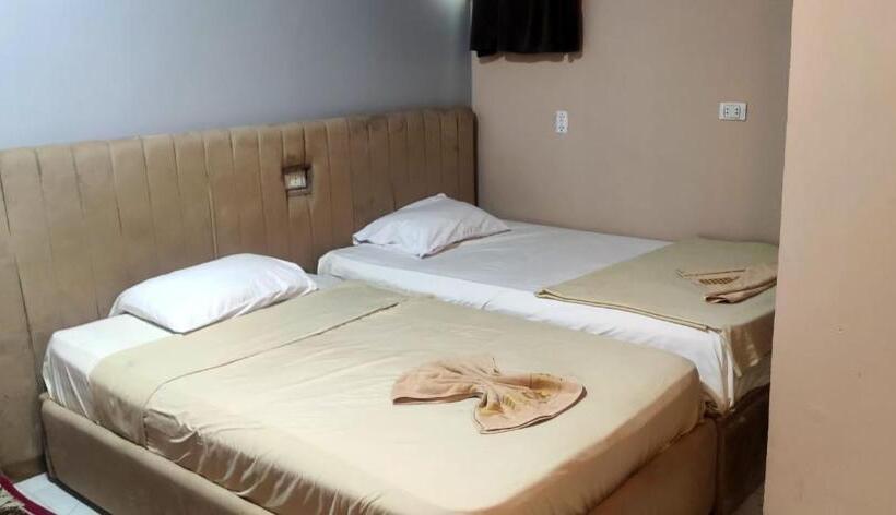 اتاق استاندارد با چشم‌انداز کوهستان, Amon Holiday Inn
