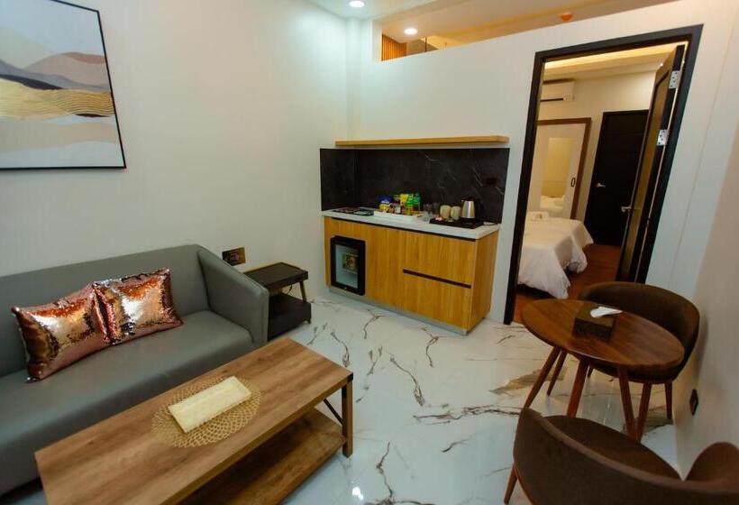 Номер Deluxe, Rockfort
