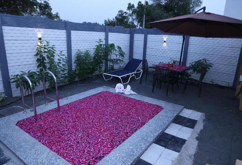 Студия Стандарт, Skd Resort And Club