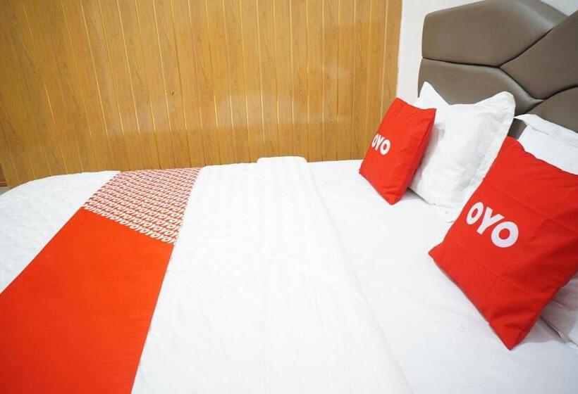 Номер Deluxe, Oyo 93205 Kusuma Hotel And Convention Hall