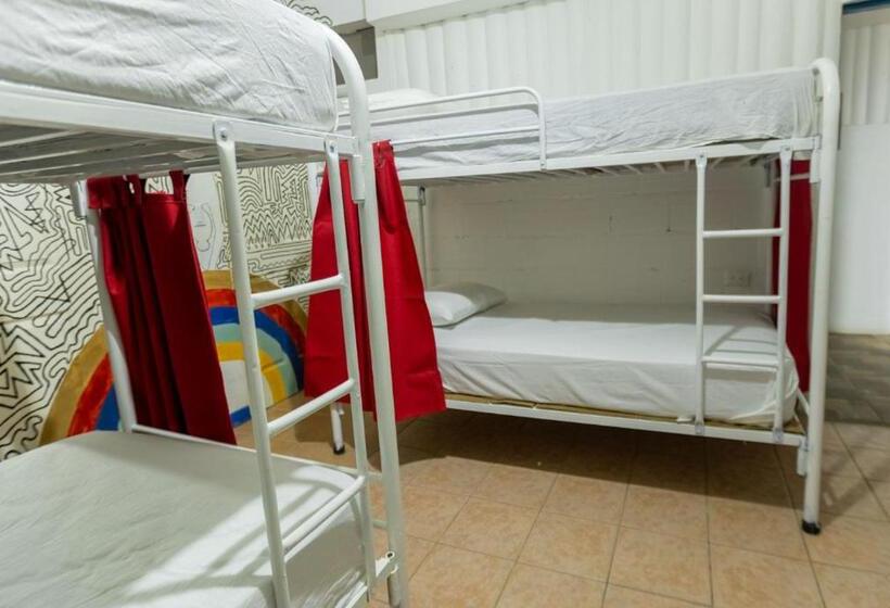 Кровать в Общей Комнате, Hostel Saltwater