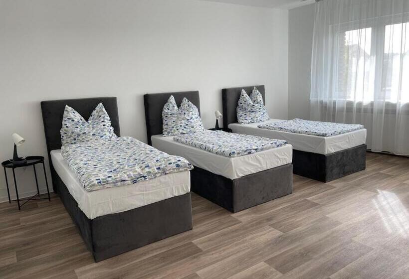 标准三人间共用浴室, Monteurzimmer