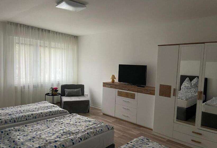 Номер Стандарт Трехместный, Monteurzimmer