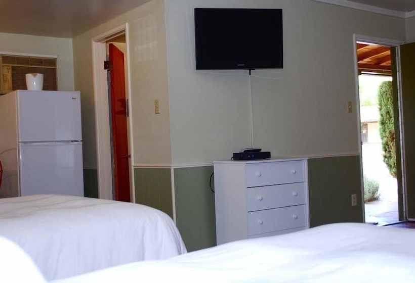 Номер Стандарт 2 Двуспальные Кровати, El Rancho Motel