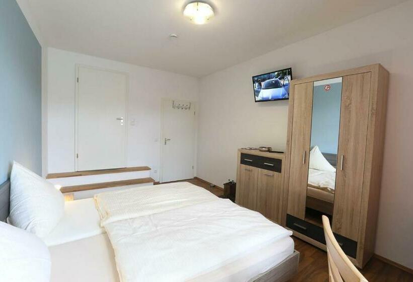 Номер Стандарт, Pension Leonardo