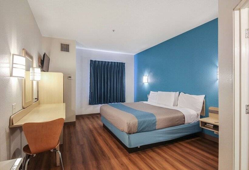 Номер Deluxe, Motel 6 New Braunfels