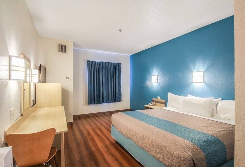 Люкс Повышенной Комфортности, Motel 6 New Braunfels