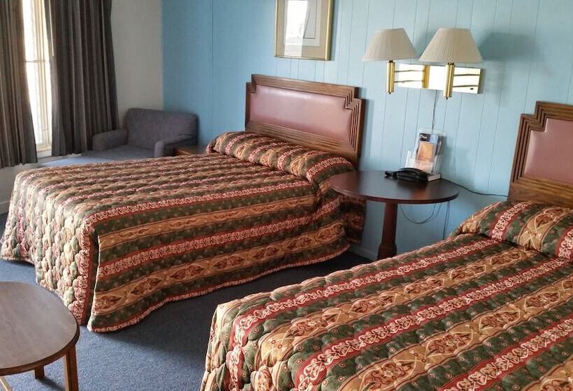 Номер Стандарт 2 Двуспальные Кровати, Royal Inn Motel