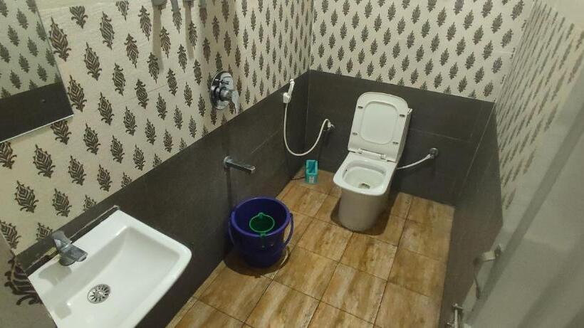 Номер Deluxe, Adh Amilia Residency
