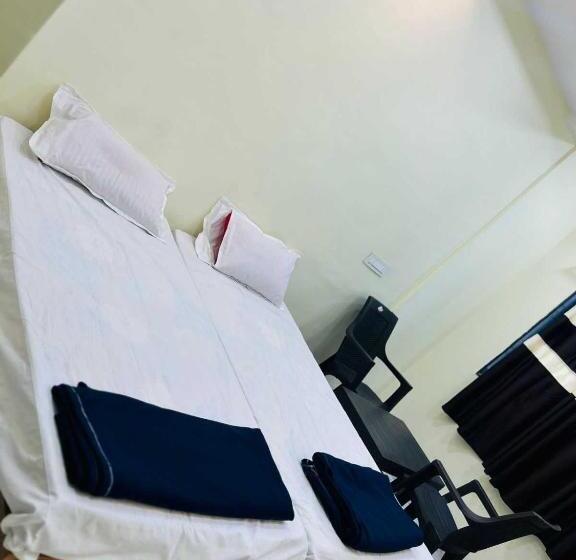 Трехместный Номер Классика, Oyo Ekta Lodging And Boarding