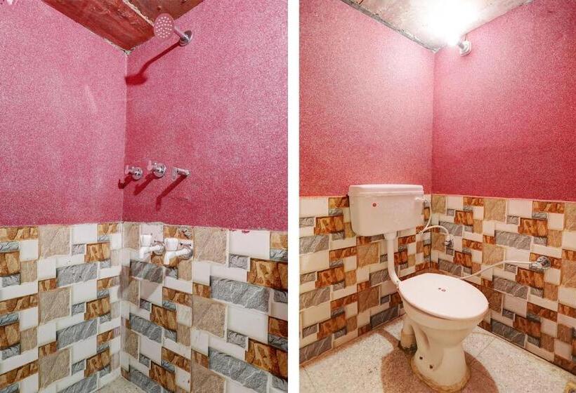Трехместный Номер Классика, Spot On Hotel Small Town