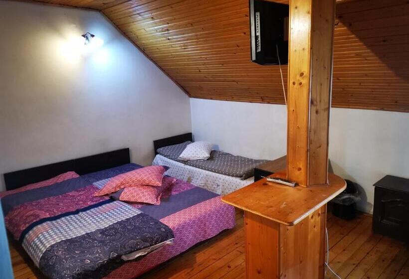 Номер Стандарт Трехместный, Flava Hostel