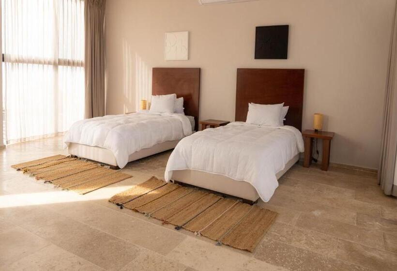 家庭间, Tótem Beach Club