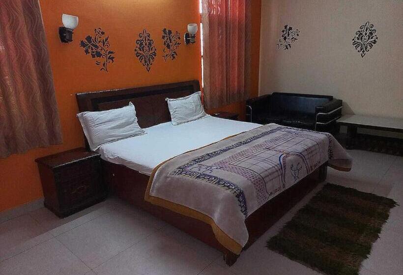 三人经典房间, Oyo Home Ashok Raj