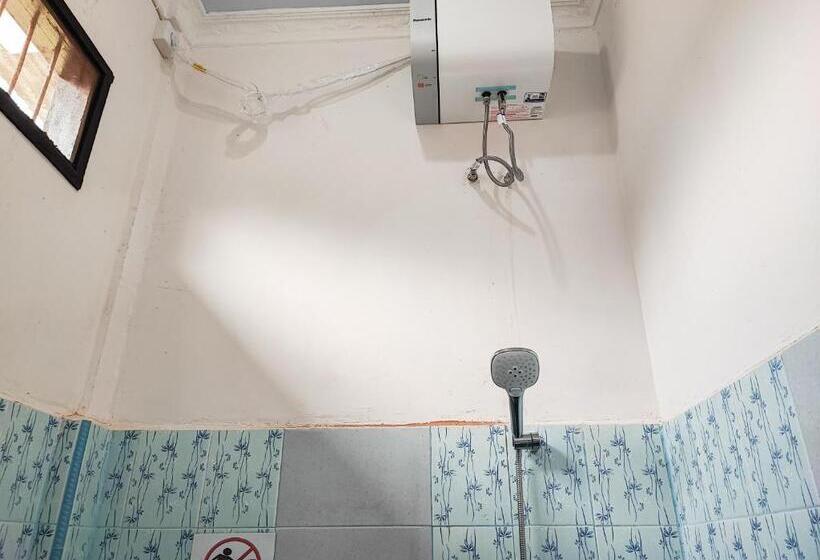 Номер Deluxe, Reddoorz Plus Syariah Near Simpang Rimbo Jambi