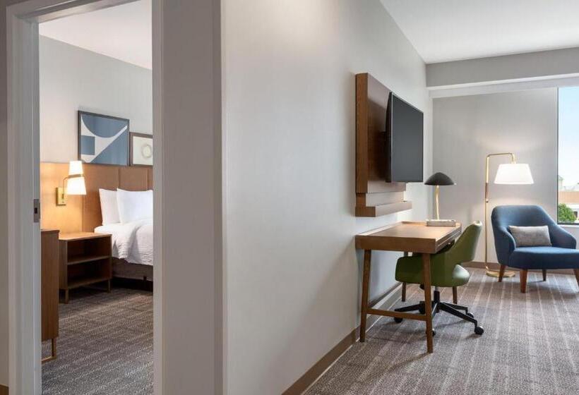 带大床的套房, Staybridge Suites Port Elgin, An Ihg