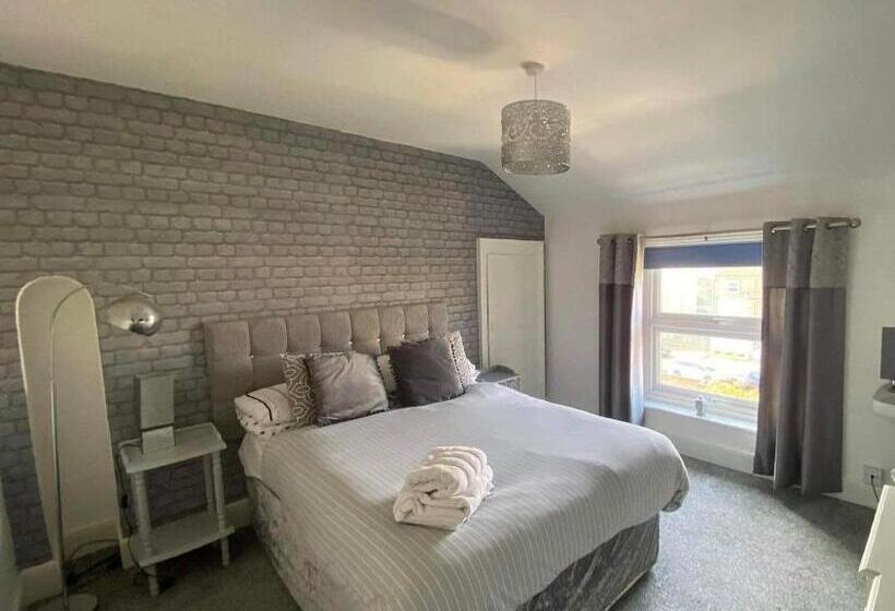 اتاق استاندارد با سرویس بهداشتی مشترک, The Beach House