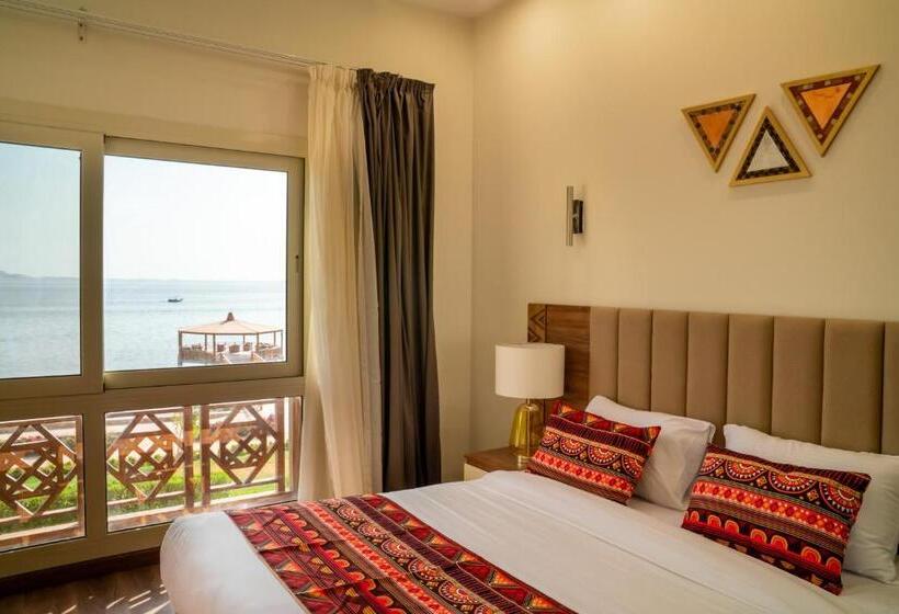 سوییت لوکس, Azal Lagoons Resort Abu Simbel