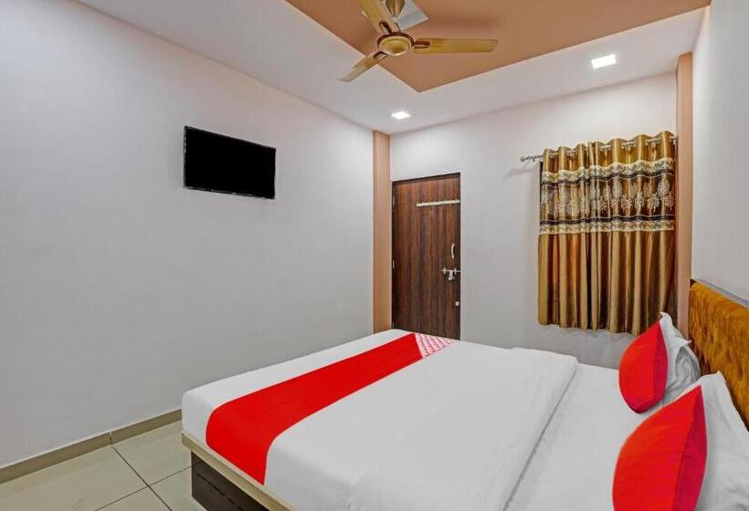 三人经典房间, Oyo Flagship Hotel Navrang