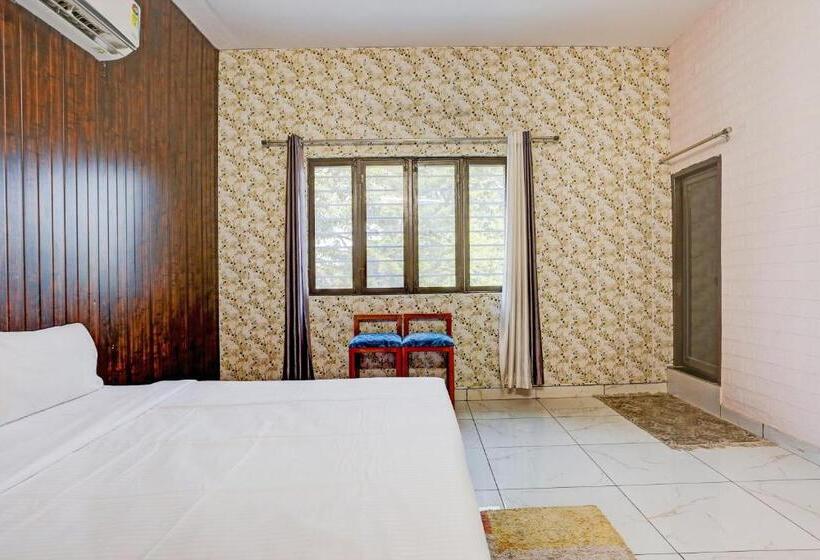 Трехместный Номер Классика, Oyo Hotel The Selaqui Paradise