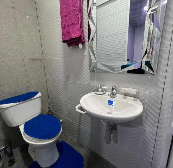 Номер Стандарт, Hostal Queens Deluxe