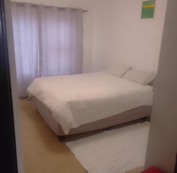 اتاق لوکس, Teya Travellers Accommodation