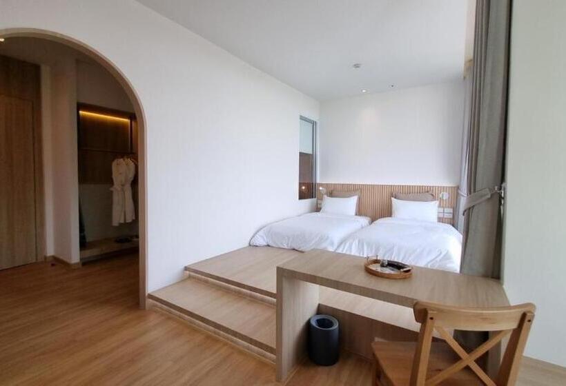 디럭스 룸, Punn Hotel Korat