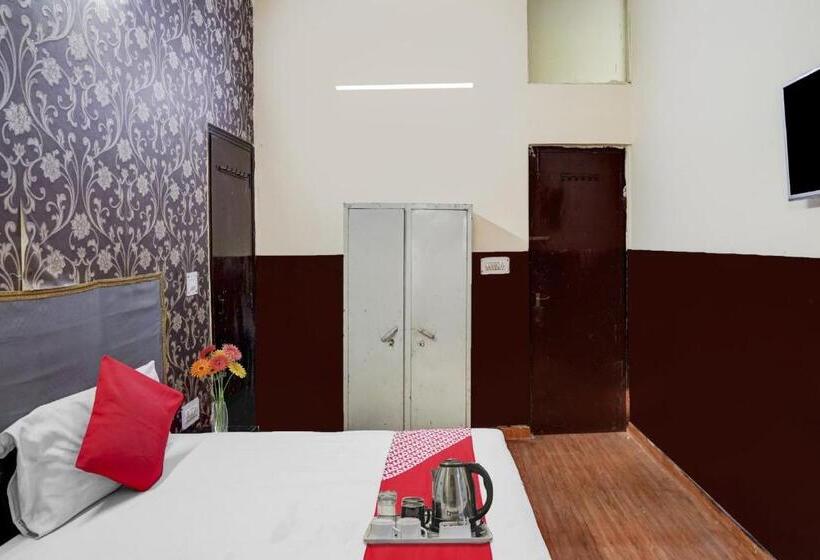 Трехместный Номер Классика, Flagship Premium Hotel Near Botanic Garden Of Indian Republic