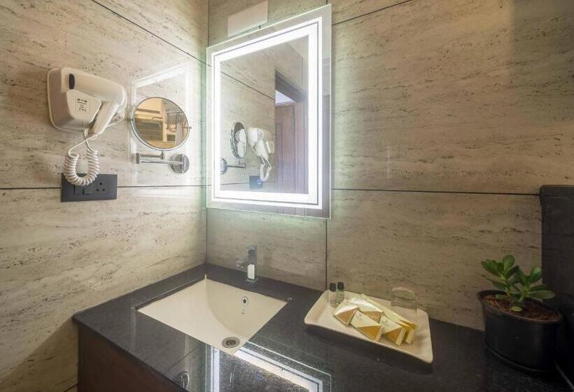 Номер Executive, Royal Ace Boutique Hotel   Manyata Techpark