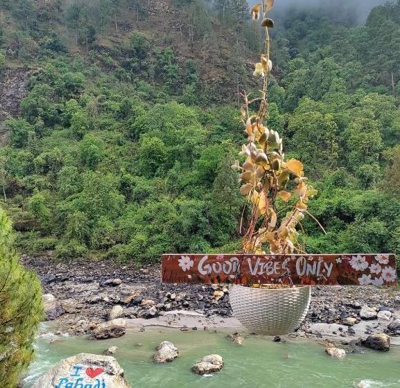 标准间带阳台, Pahadibucks