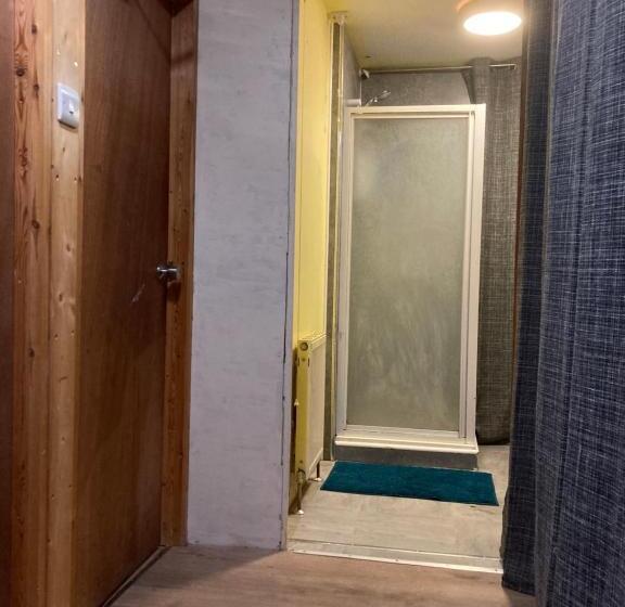 غرفة قياسية مطلّة علي الحديقة, Room Friends Hostel
