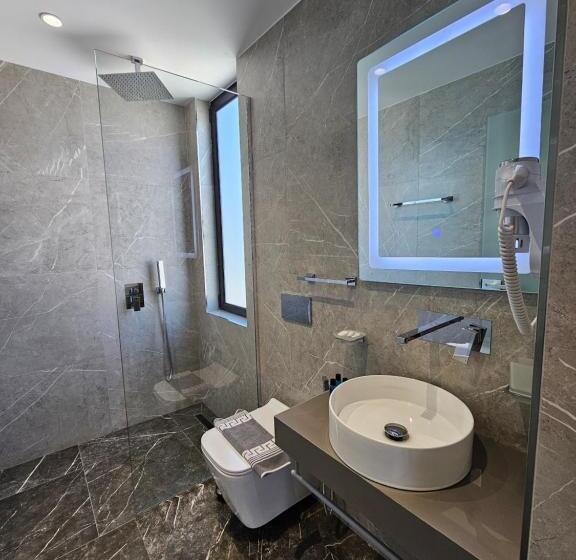 디럭스 트리플 룸, Adele Hotel Ksamil