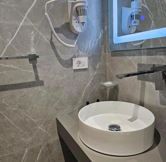 디럭스 룸, Adele Hotel Ksamil