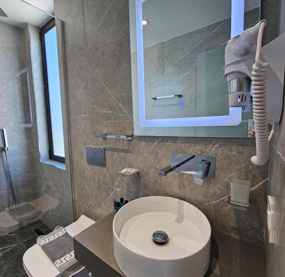 디럭스 룸, Adele Hotel Ksamil